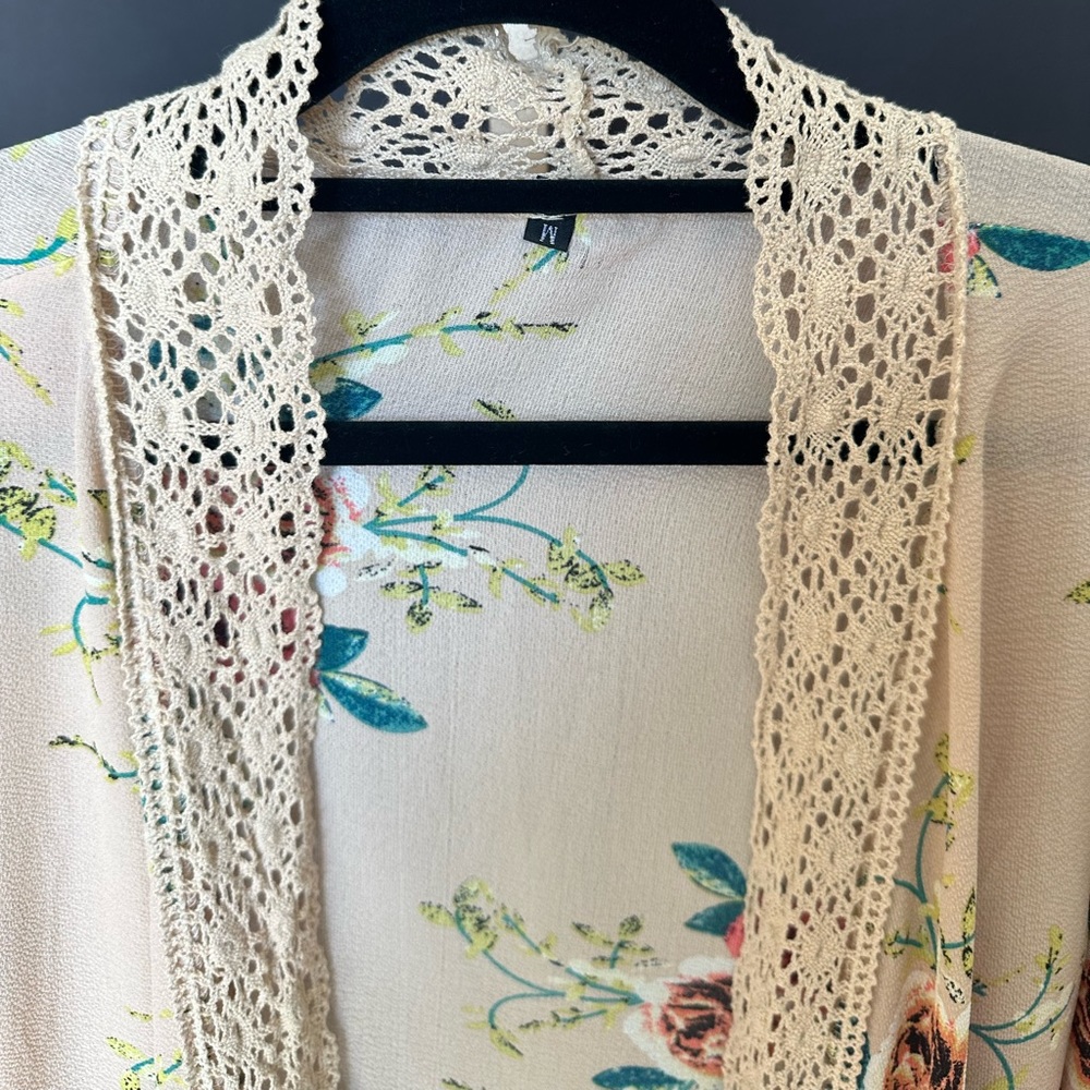 Floral print tunic coverup. Size Medium.